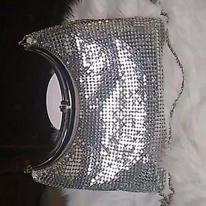 Silver sparkle after 5 clutch